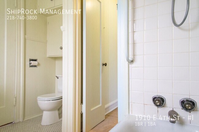 Building Photo - 1910 E 4th St