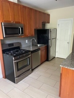 KITCHEN - 519 Broadway