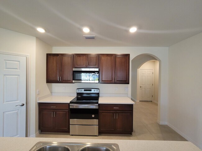 Foto del edificio - 334 SW 25th Ave