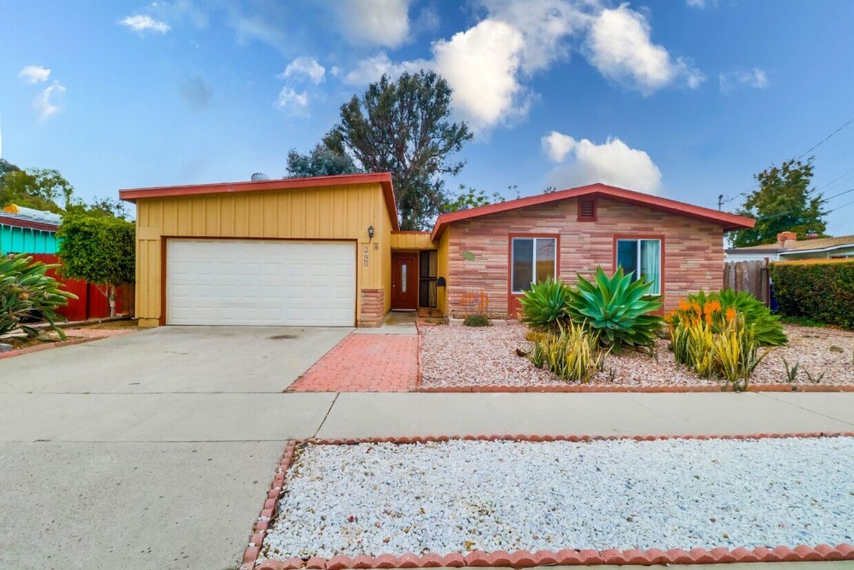 Primary Photo - **CHARMING CLAIREMONT 3 BEDROOM 2 BATH**GA...