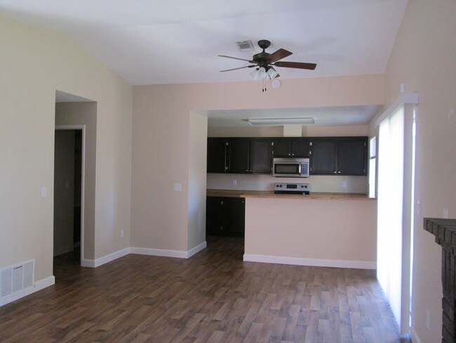 Building Photo - 230 Almondtree Ln
