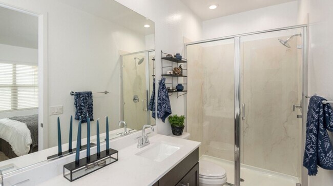 Foto del edificio - NEW CONSTRUCTION HOME WITH RESORT LIKE AME...