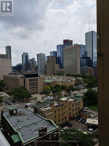 Building Photo - 230 Simcoe St