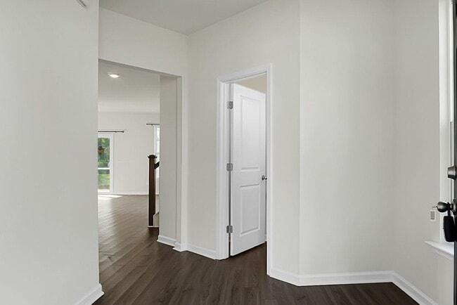 Building Photo - Beautiful 3 Bedroom, 2.5 Bath-Monks Corner...