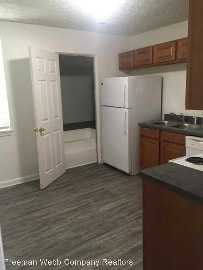 Building Photo - 2 br, 1 bath House - 5818 Couch Dr.