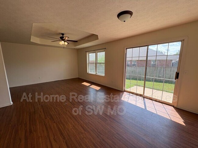 Foto del edificio - 1260 Butterfield Dr