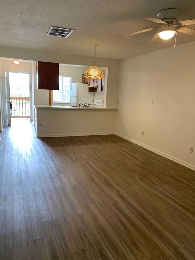 Building Photo - 2 Bedroom 2 Bath Condo in Park Place St. J...