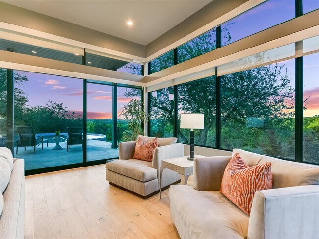 Foto del edificio - 3817 Verano Dr