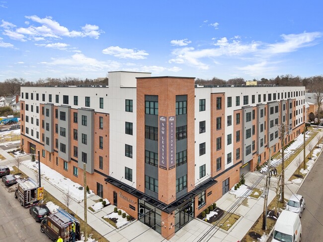 Building Photo - 416 Highland Ave