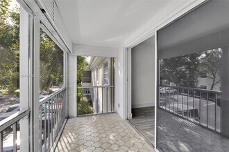Building Photo - 6413 Bay Club Dr