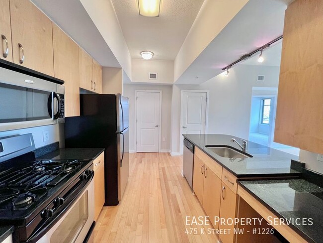 Building Photo - 475 K St NW