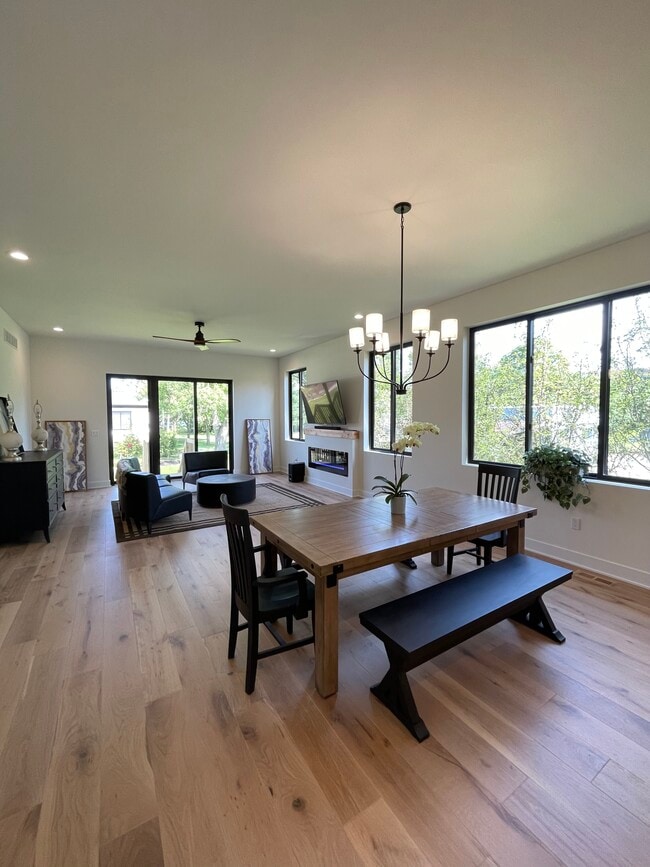 Building Photo - 1858 Upland Dr