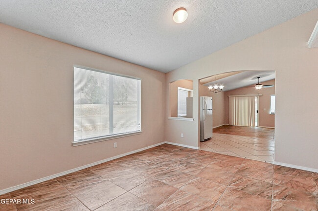 Foto del edificio - 14336 Desert Sage Dr