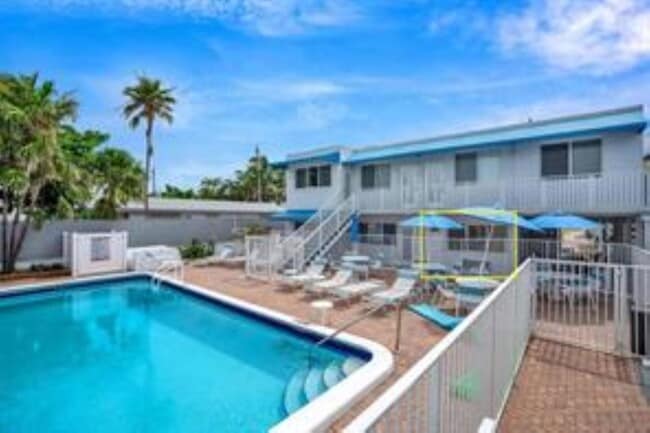 Building Photo - 4228 N Ocean Dr