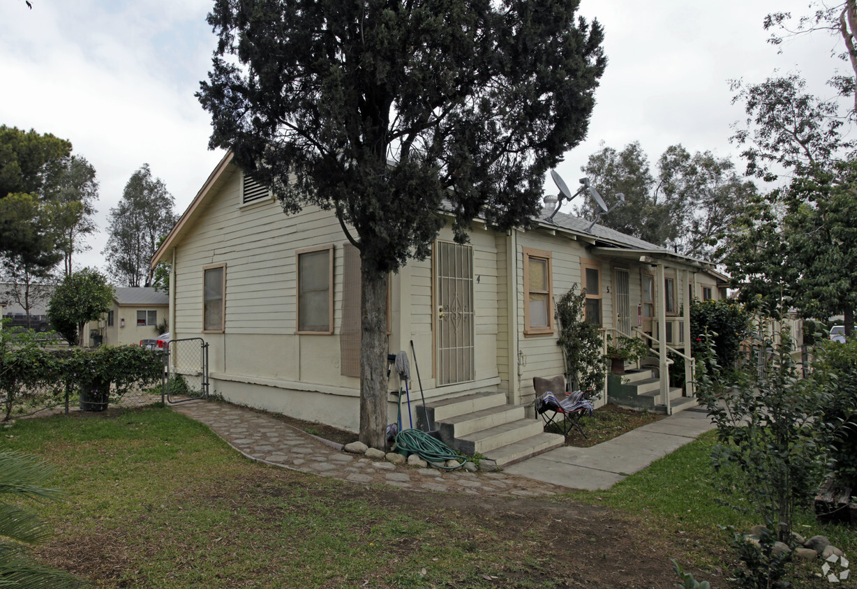 Building Photo - 10057 Cherry Ave