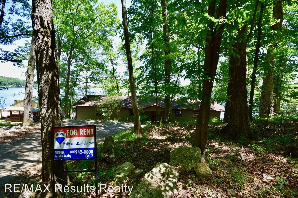 Primary Photo - 3 br, 2 bath House - 297 Green Bay Road