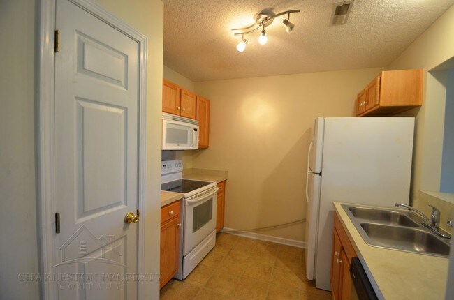Foto del edificio - Two Bedroom Apartment In Moncks Corner