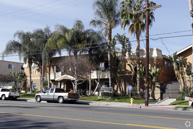 Building Photo - Terraces at Tarzana | 5931 Reseda Blvd
