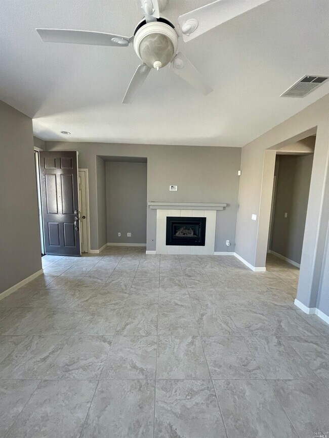 Building Photo - 265 Bouquet Cir