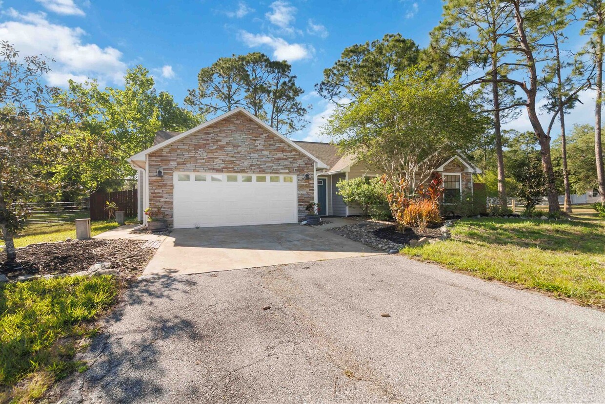 Foto principal - Beautiful 3/2 Home in Bay Lake Ranch Commu...