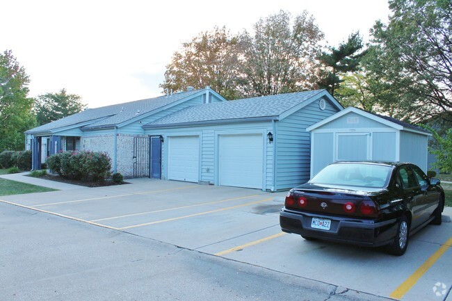 Building Photo - Meadow Glen Apartments