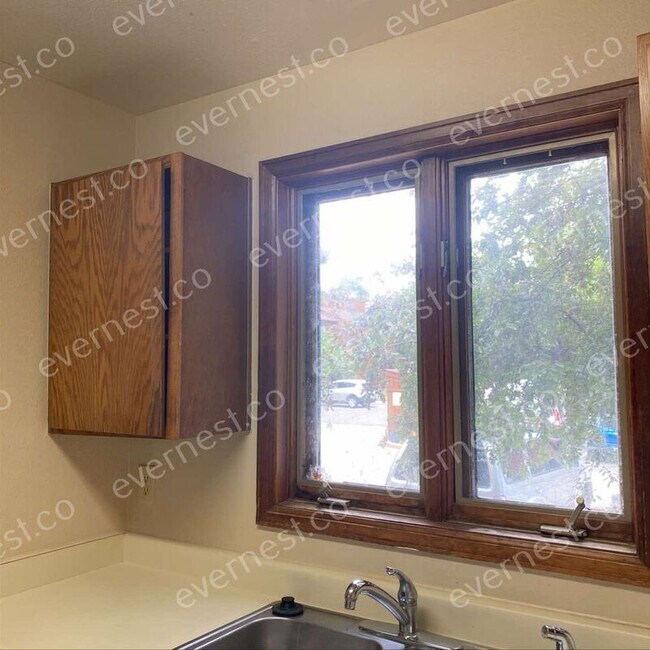 Building Photo - 3316 Hickok Pl