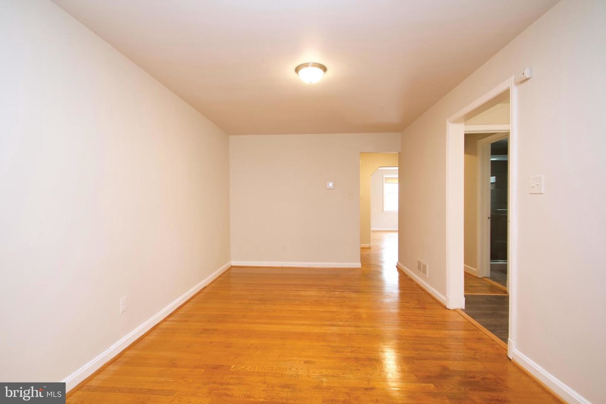 Primary Photo - 2907 Tilden St NW