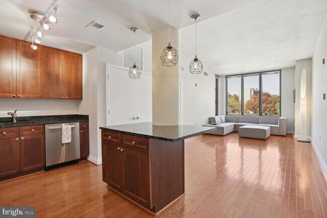 Foto del edificio - 2120 Vermont Ave NW