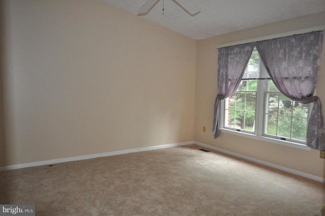 Building Photo - 5037 Southern Star Terrace