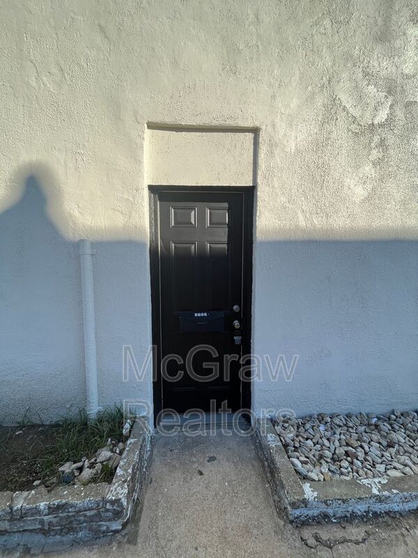Foto del edificio - 1200 N Broadway Ave