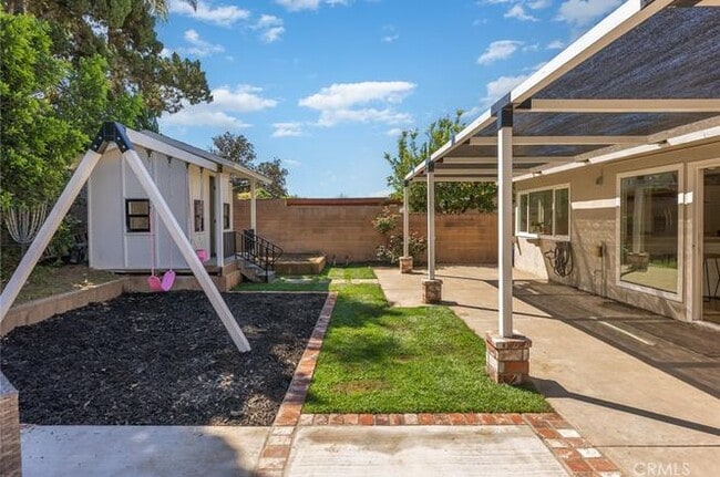 Building Photo - 10122 Viking Ave