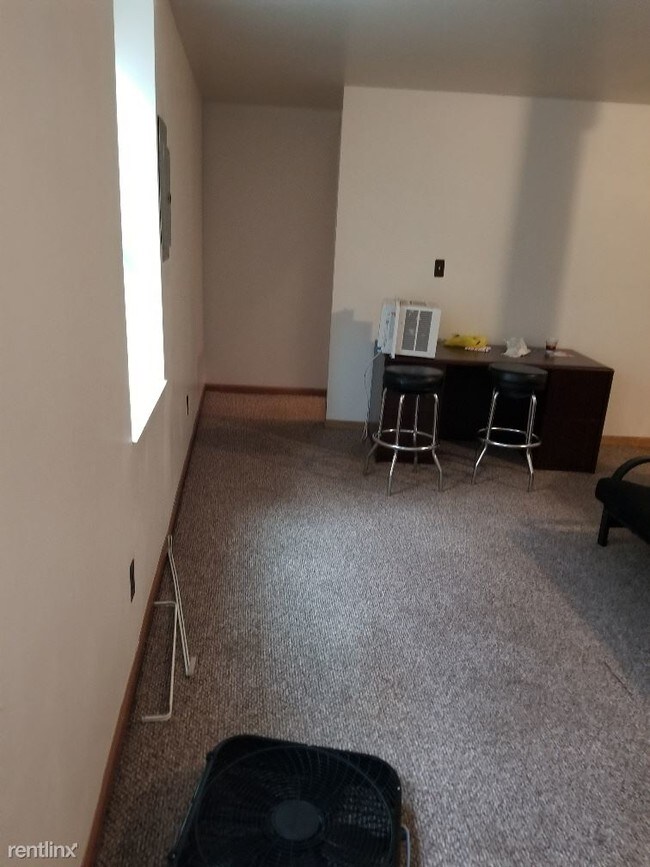 Building Photo - 1 br, 1 bath  - 27 W Front St # 29