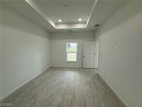 Building Photo - 847 Genoa Ave S
