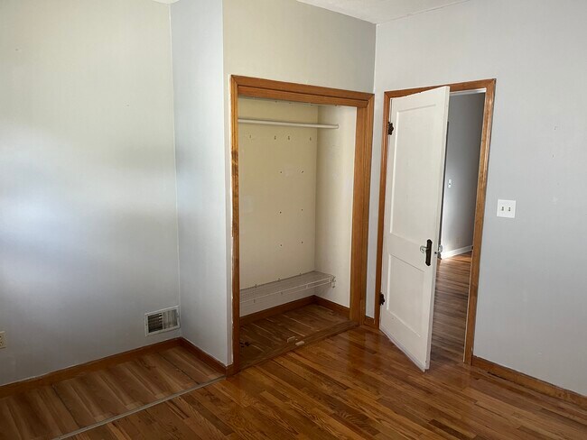 Building Photo - 134 Hawthorne Ave
