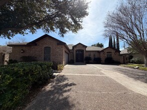 Building Photo - 2413 Sutton Ct