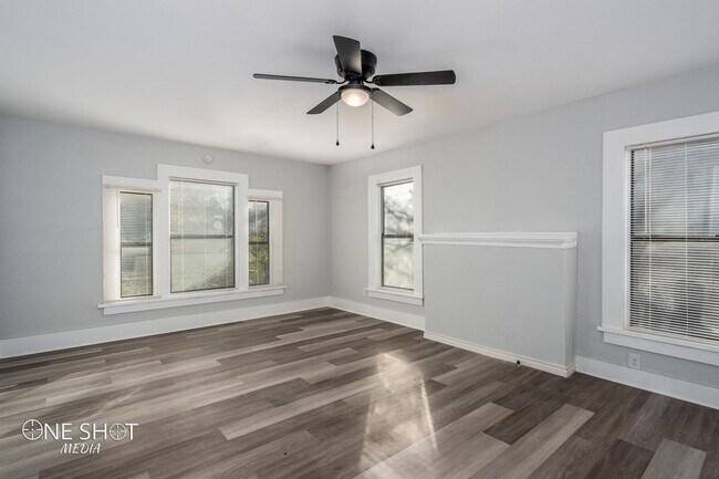 Building Photo - 842 Grand Ave