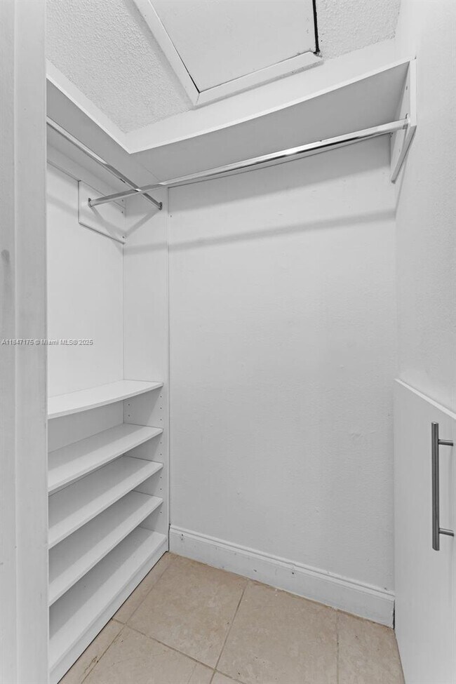 Foto del edificio - 10441 SW 156th Ct