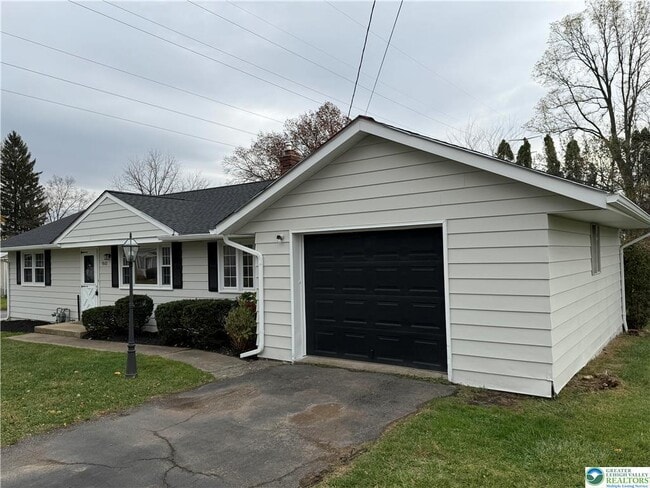 Building Photo - 1640 Stanhope St