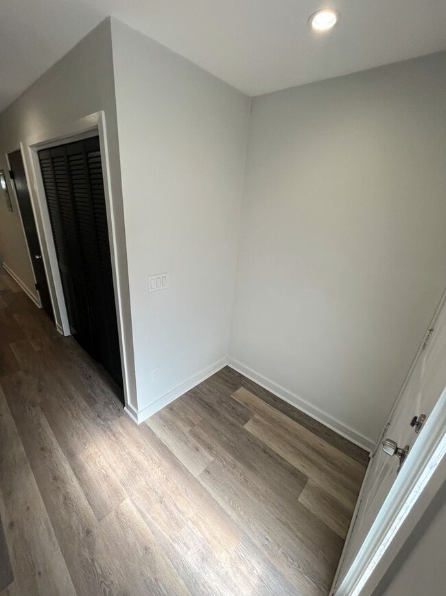 Building Photo - 2 Bedroom Townhome in North Charleston