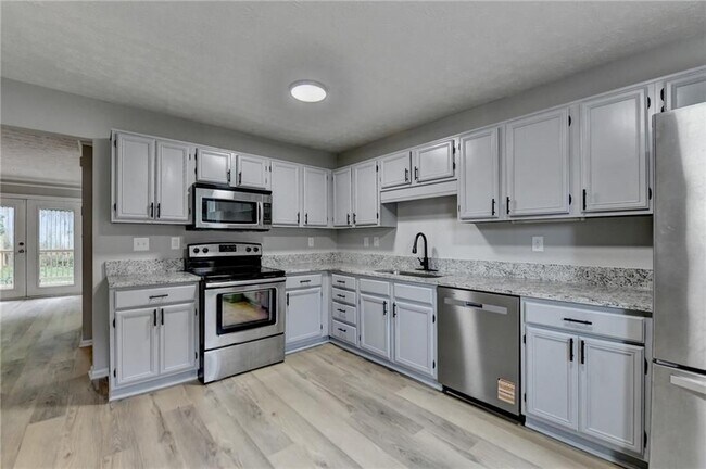 Building Photo - 3876 Meadow Creek Dr