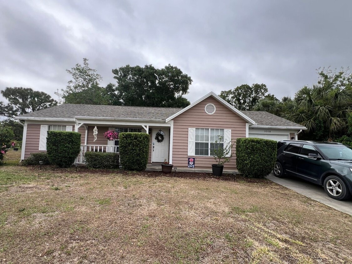 Primary Photo - Sebastian Home