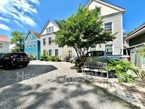 Building Photo - 9 Bogard St