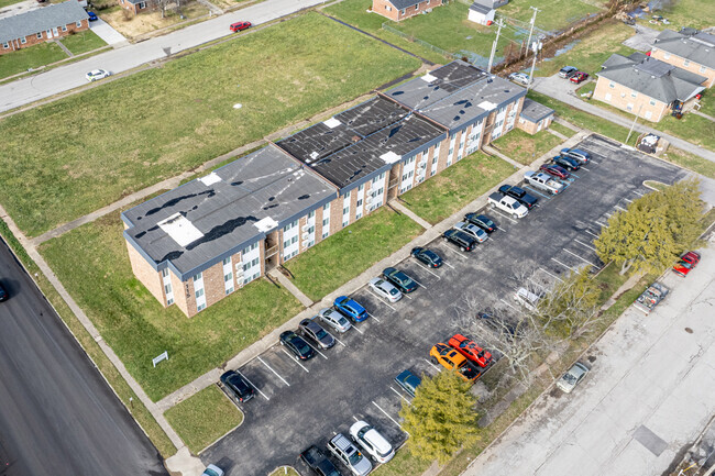 Aerial Photo - Edgewood Village Apartments