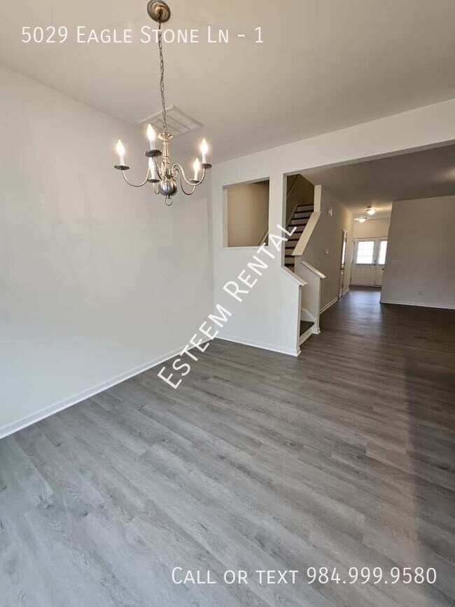 Foto del edificio - 5029 Eagle Stone Lane