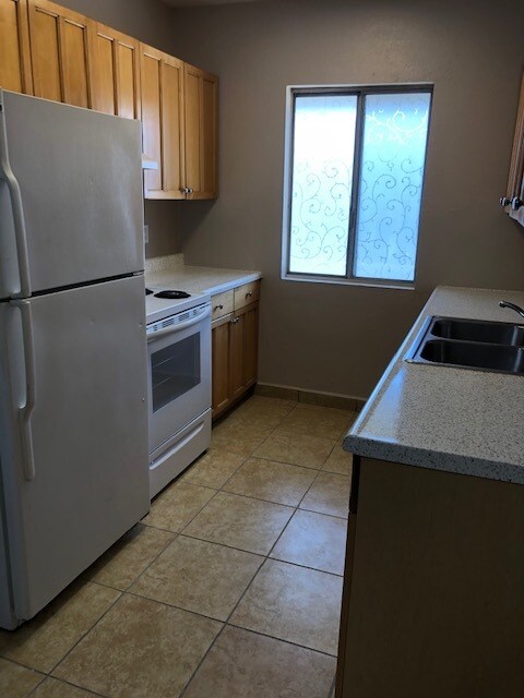Kitchen - 542 D St