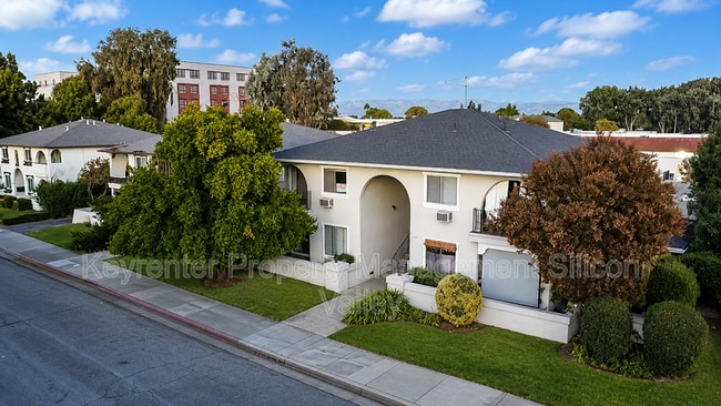 Building Photo - 1104 Delna Manor Ln