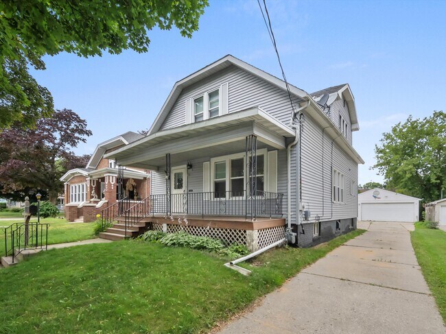 Building Photo - 1016 Philippen St