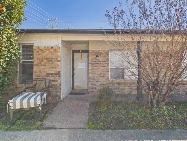 Building Photo - 2512 Long Dr