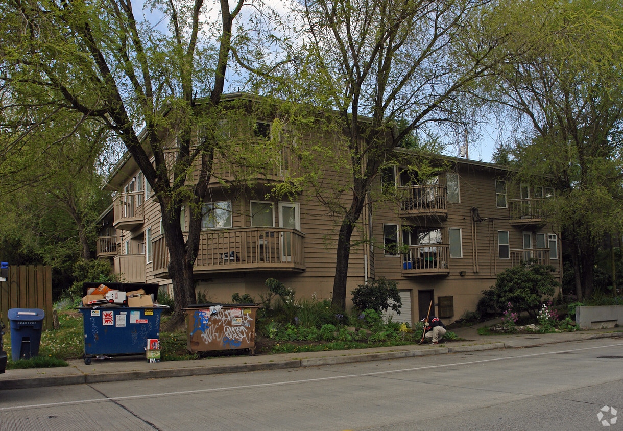 Primary Photo - 9601 8th Ave