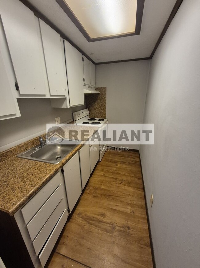Building Photo - 406 Amhurst Dr